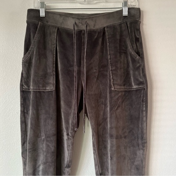 House of Harlow 1960 Velour Joggers Pants - Picture 10 of 13